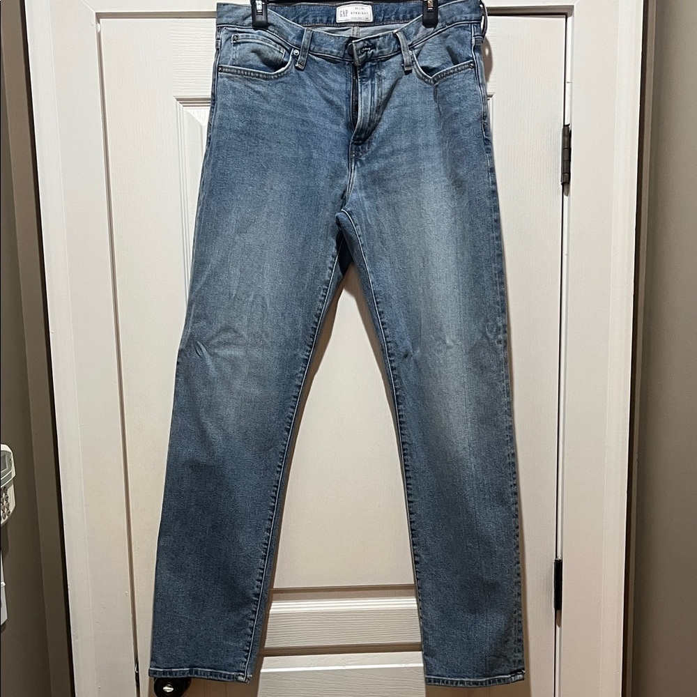 GAP Men's Straight Fit Jeans in Light Blue